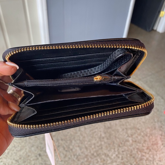 Dani Single Black Wallet w/Wrist Strap - Picture 6 of 10